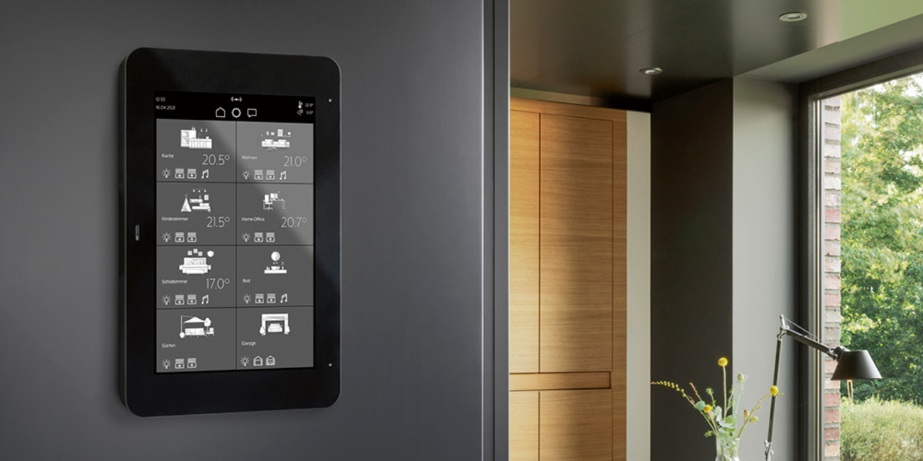 JUNG Smart Panel 8 bei Marco Heun in Gersfeld